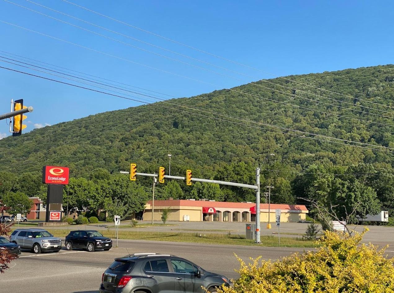 Econo Lodge Inn & Suites Norton Экстерьер фото