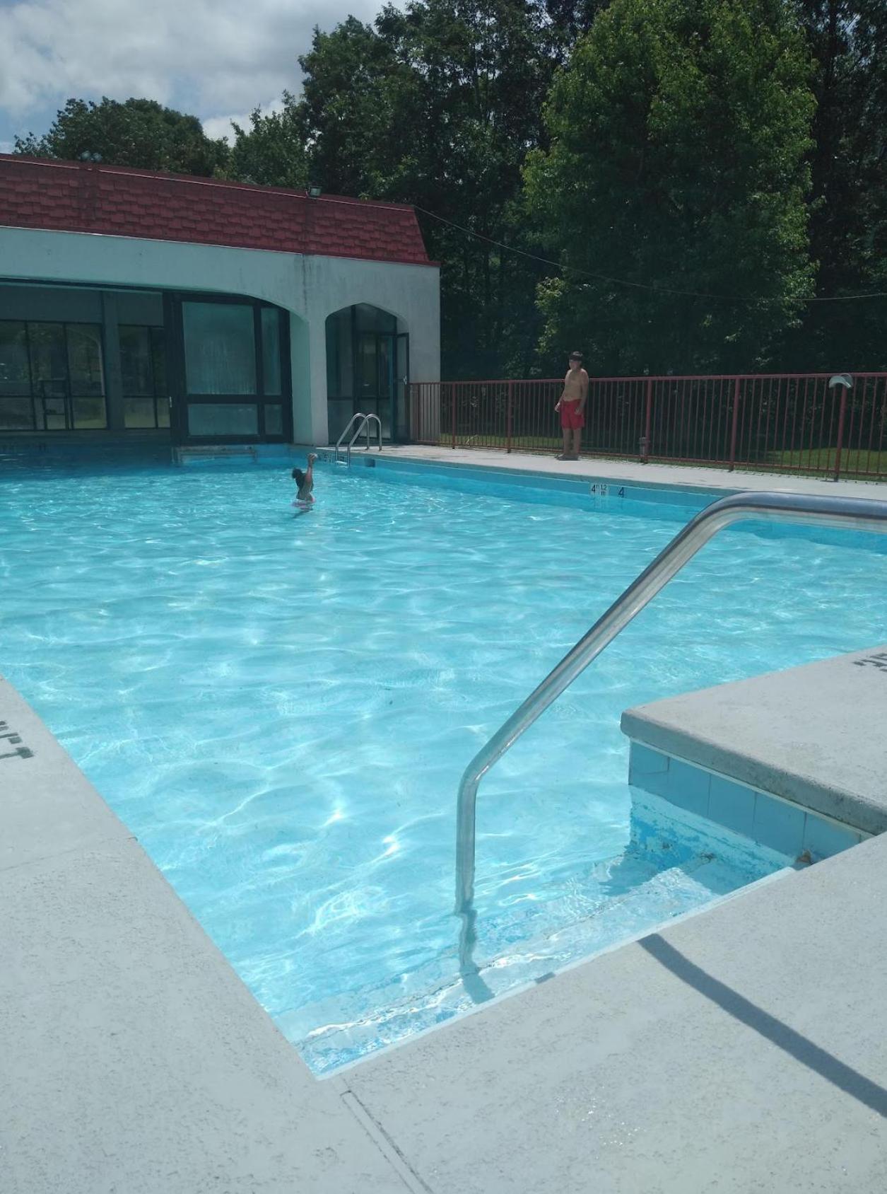 Econo Lodge Inn & Suites Norton Экстерьер фото