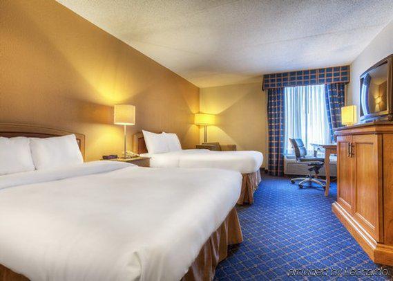 Econo Lodge Inn & Suites Norton Экстерьер фото