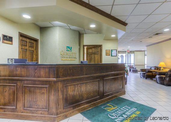 Econo Lodge Inn & Suites Norton Экстерьер фото